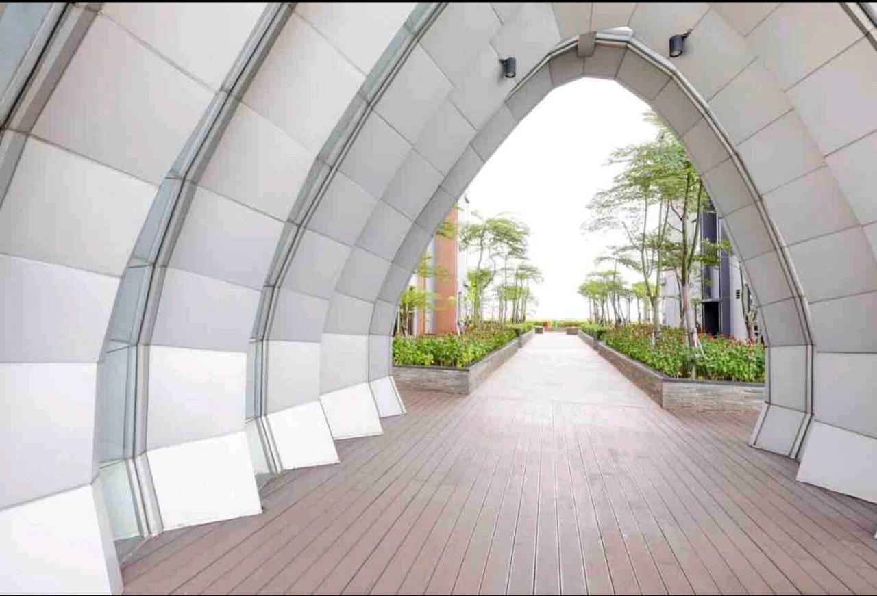 Studio Sea View Apartment At Gold Coast Pik By Mysweethome Jakarta Exterior photo